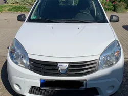 Weiß Gebraucht 2010 Dacia Sandero Ambiance Kleinwagen | 3.100 € (Fairer Preis)