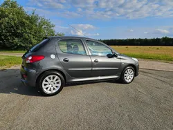 Grau Gebraucht 2011 Peugeot 206+ Kleinwagen | 3.500 € (Fairer Preis)