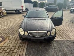 Schwarz Gebraucht 2006 Mercedes E200 Classic Limousine | 2.600 € (Superpreis)