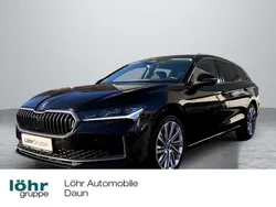 Ebony schwarz metallic Gebraucht 2024 Skoda Superb LAURIN & KLEMENT Kombi | 39.980 € (Teuer)