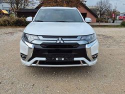 Weiß Gebraucht 2019 Mitsubishi Outlander P-HEV Edition SUV | 14.500 € (Fairer Preis)