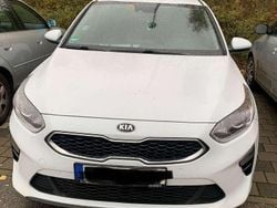 Weiß Gebraucht 2020 Kia Ceed Vision Kleinwagen | 11.900 € (Guter Preis)