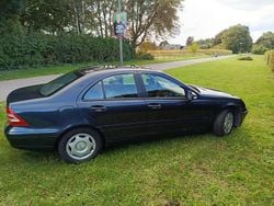 Blau Gebraucht 2002 Mercedes C180 Classic Limousine | 2.800 € (Fairer Preis)