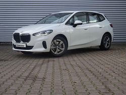 Weiß Gebraucht 2024 BMW 216 Active Tourer Luxury Line Van / Kleinbus | 26.839 € (Etwas zu teuer)