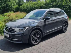 Grau Gebraucht 2022 VW Tiguan Active SUV | 29.750 € (Guter Preis)