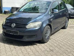 Blau Gebraucht 2010 VW Golf Plus Cross Comfortline Van / Kleinbus | 1.750 € (Superpreis)