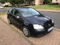 Schwarz Gebraucht 2005 VW Golf V Kleinwagen | 1.400 € (Fairer Preis)