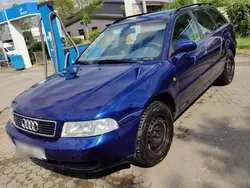 Blau Gebraucht 1998 Audi A4 Performance Kombi | 1.700 €