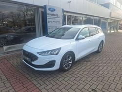 Weiß Gebraucht 2024 Ford Focus Titanium X Limousine | 20.990 € (Fairer Preis)