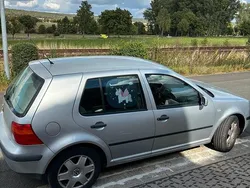 Silber Gebraucht 2002 VW Golf IV Kleinwagen | 1.000 € (Fairer Preis)