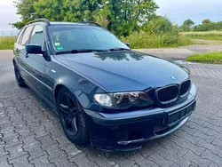 Blau Gebraucht 2002 BMW 320 Sport Line Kombi | 2.250 € (Superpreis)