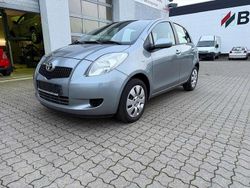 Silber Gebraucht 2007 Toyota Yaris Basis Kleinwagen | 3.290 € (Etwas zu teuer)