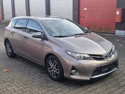 Grau Gebraucht 2015 Toyota Auris Hybrid Edition Limousine | 10.990 € (Superpreis)