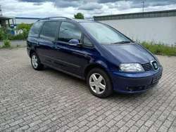 Blau Gebraucht 2010 Seat Alhambra Van / Kleinbus | 4.445 € (Teuer)