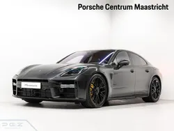 Grau Neu 2025 Porsche Panamera Turbo S Limousine | 289.263 €