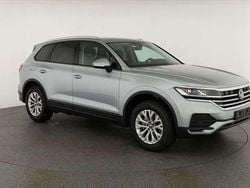 Oyster silver metallic Neu 2025 VW Touareg SUV | 58.595 € (Superpreis)