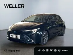 Mysticschwarz mica Gebraucht 2023 Toyota Corolla Team Limousine | 25.990 € (Fairer Preis)