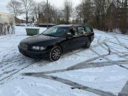 Schwarz Gebraucht 2002 Volvo V70 Kombi | 1.300 € (Superpreis)