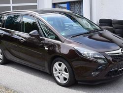 Braun Gebraucht 2012 Opel Zafira Tourer Van / Kleinbus | 6.250 € (Etwas zu teuer)