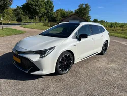 Weiß Gebraucht 2019 Toyota Corolla Hybrid Kombi | 19.500 € (Etwas zu teuer)