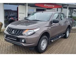 Braun Gebraucht 2017 Mitsubishi L200 Abholung | 15.990 € (Fairer Preis)