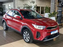 (aud) schneeweiss/orange Gebraucht 2022 Kia Stonic Spirit SUV | 21.480 € (Fairer Preis)