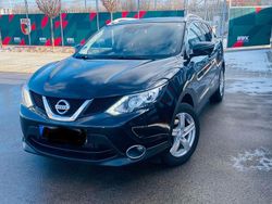 Schwarz Gebraucht 2017 Nissan Qashqai Tekna SUV | 9.800 € (Fairer Preis)