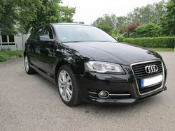 Schwarz metallic Gebraucht 2012 Audi A3 Sportback Kleinwagen | 16.750 €