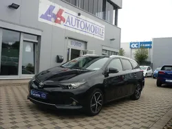 Schwarz Gebraucht 2019 Toyota Auris Touring Sports Team Kombi | 13.500 € (Fairer Preis)