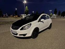 Weiß Gebraucht 2009 Opel Corsa Kleinwagen | 2.400 € (Guter Preis)