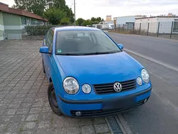 Blau Gebraucht 2002 VW Polo Kleinwagen | 1.500 €