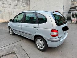 Silber Gebraucht 2002 Renault Scénic Van / Kleinbus | 2.350 € (Teuer)