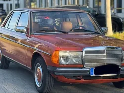 Orange Gebraucht 1982 Mercedes E230 Limousine | 9.999 €