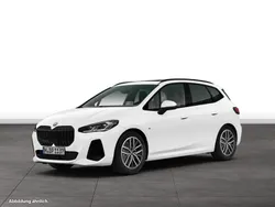 Weiß Gebraucht 2024 BMW 223 Active Tourer Van / Kleinbus | 43.491 €