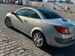 Grau Gebraucht 2004 Renault Mégane Cabriolet Cabrio | 2.200 € (Fairer Preis)