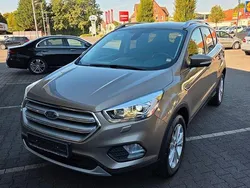 Grau Gebraucht 2019 Ford Kuga Titanium SUV | 13.300 € (Guter Preis)