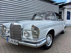 Weiß Gebraucht 1966 Mercedes W111 SE Cabrio | 111.900 €