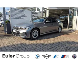 Grau Gebraucht 2023 BMW 320 M Sport Kombi | 36.833 € (Guter Preis)