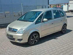 Gold Gebraucht 2010 Opel Meriva Van / Kleinbus | 3.490 € (Guter Preis)