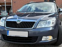 Grau Gebraucht 2010 Skoda Octavia Kombi | 5.899 € (Guter Preis)