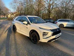 Weiß Gebraucht 2022 Mitsubishi Eclipse Cross Select SUV | 29.500 € (Teuer)