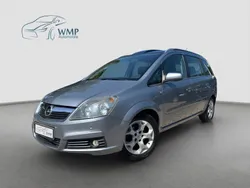 Silber Gebraucht 2006 Opel Zafira Cosmo Van / Kleinbus | 4.990 € (Teuer)