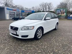 Weiß Gebraucht 2008 Volvo V50 Momentum Kombi | 4.999 € (Fairer Preis)