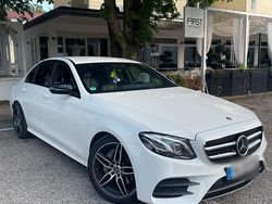 Weiß Gebraucht 2018 Mercedes E220 AMG Limousine | 25.700 €