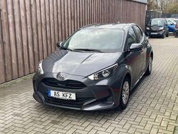 Grau Gebraucht 2022 Toyota Yaris Comfort Limousine | 12.990 € (Fairer Preis)