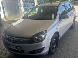 Silber Gebraucht 2010 Opel Astra Kombi | 2.250 € (Guter Preis)