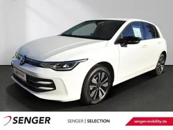 Pure white Gebraucht 2024 VW Golf VIII Goal Limousine | 27.590 € (Superpreis)