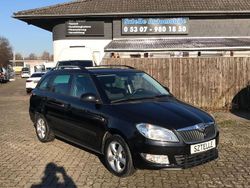 Schwarz Gebraucht 2015 Skoda Fabia Ambition Kombi | 5.990 € (Fairer Preis)