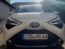 Weiß Gebraucht 2020 Toyota Aygo Business Edition Kleinwagen | 11.600 € (Fairer Preis)
