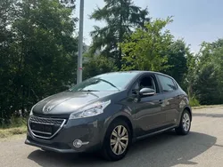 Grau Gebraucht 2015 Peugeot 208 Active Kleinwagen | 6.200 € (Guter Preis)